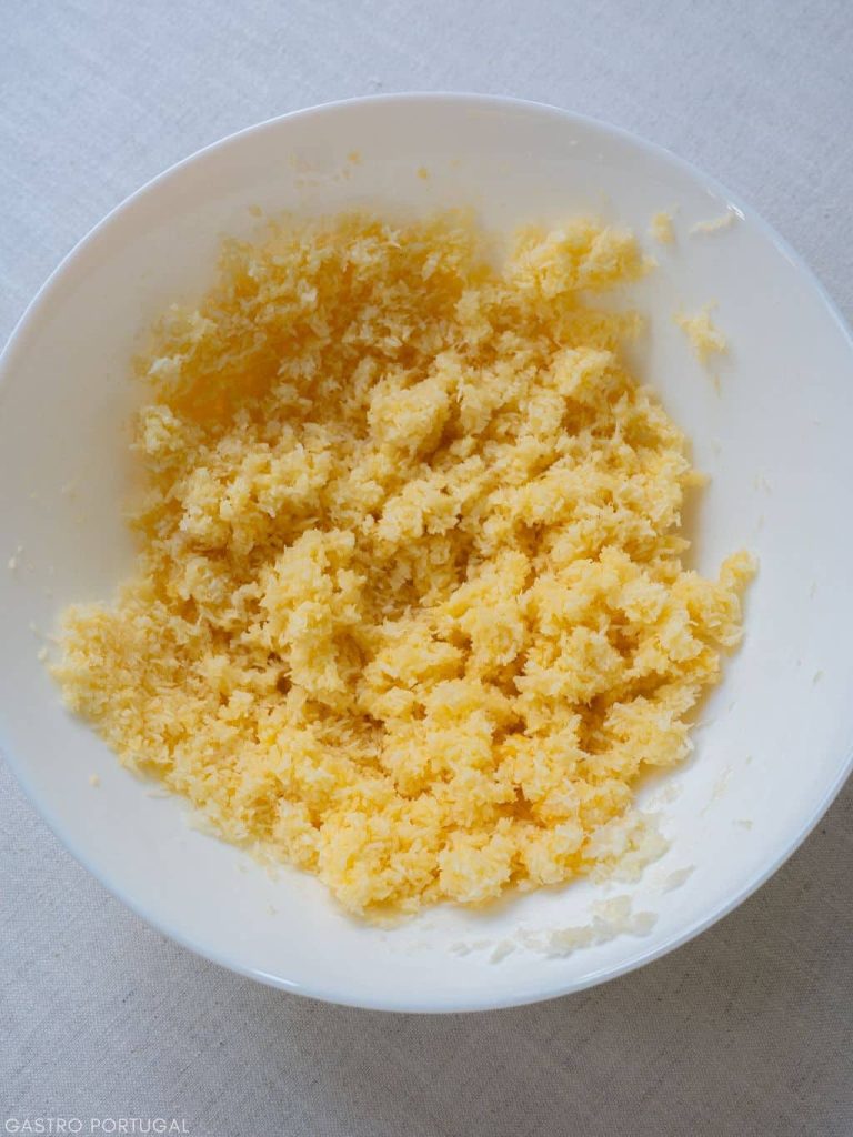 Sweet coconut topping