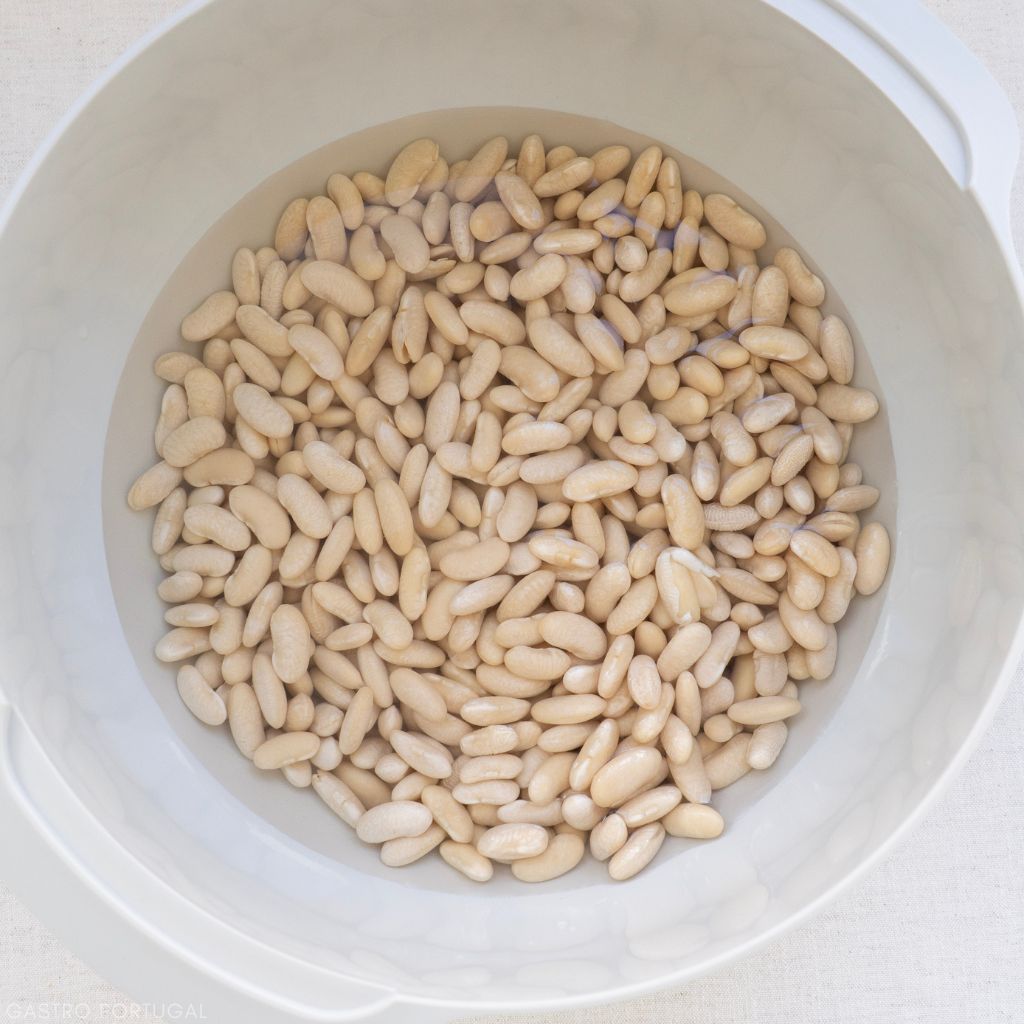 Navy beans for a Feijoada de Choco