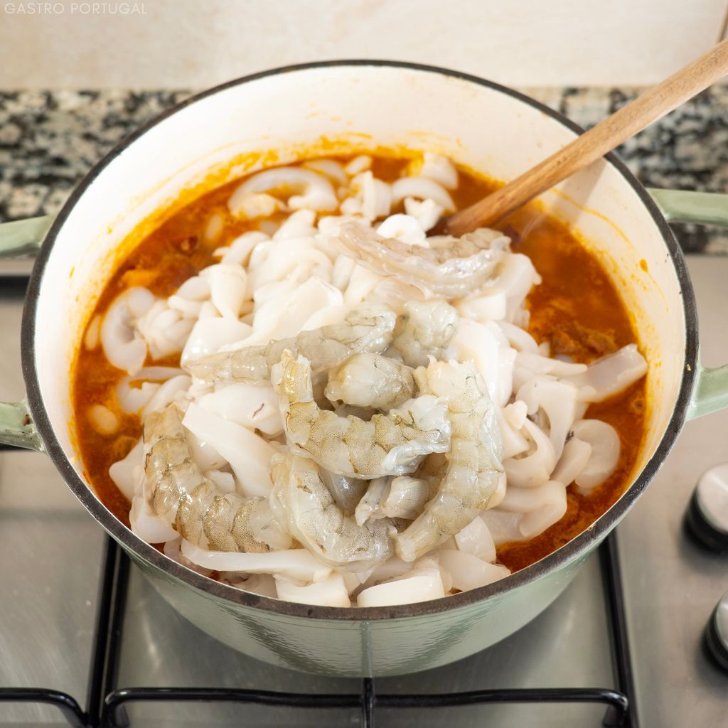 Shrimp cuttlefish feijoada